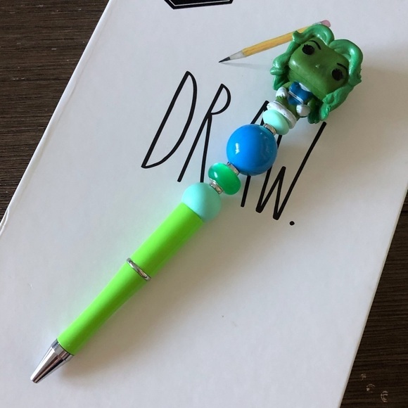 Marvel: She - Hulk handmade beaded pen - Picture 2 of 3
